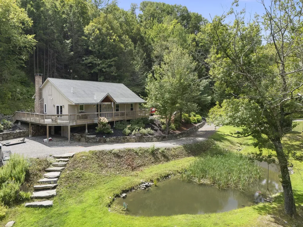 86 Stark Road Brattleboro VT 05301