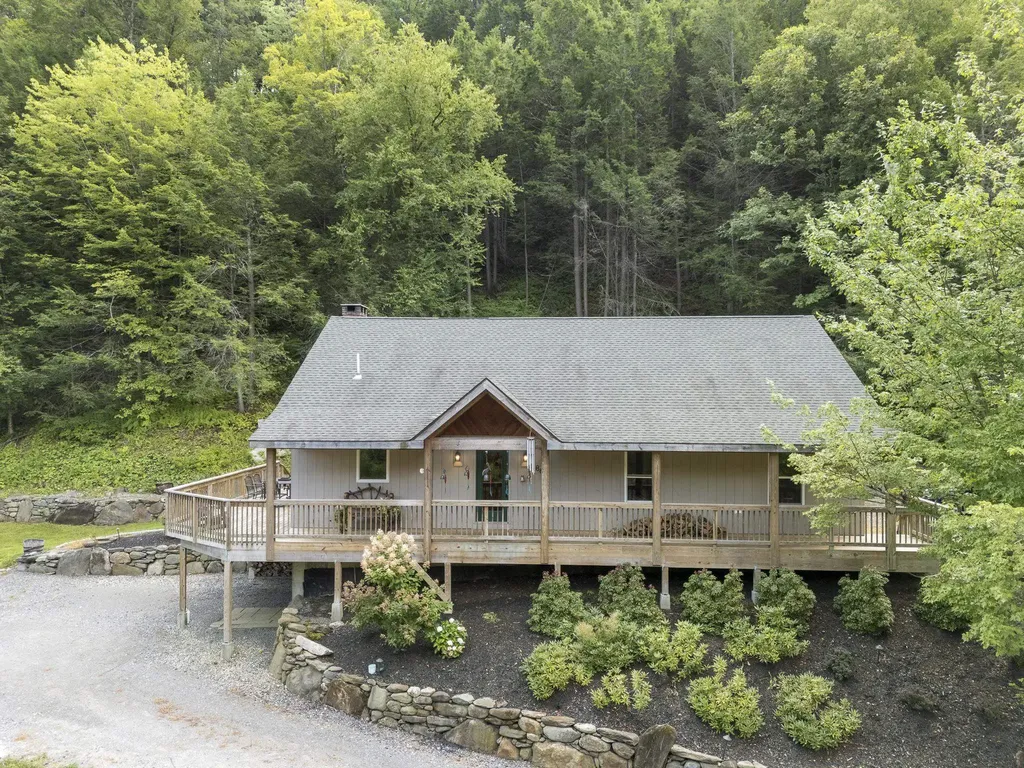 86 Stark Road Brattleboro VT 05301