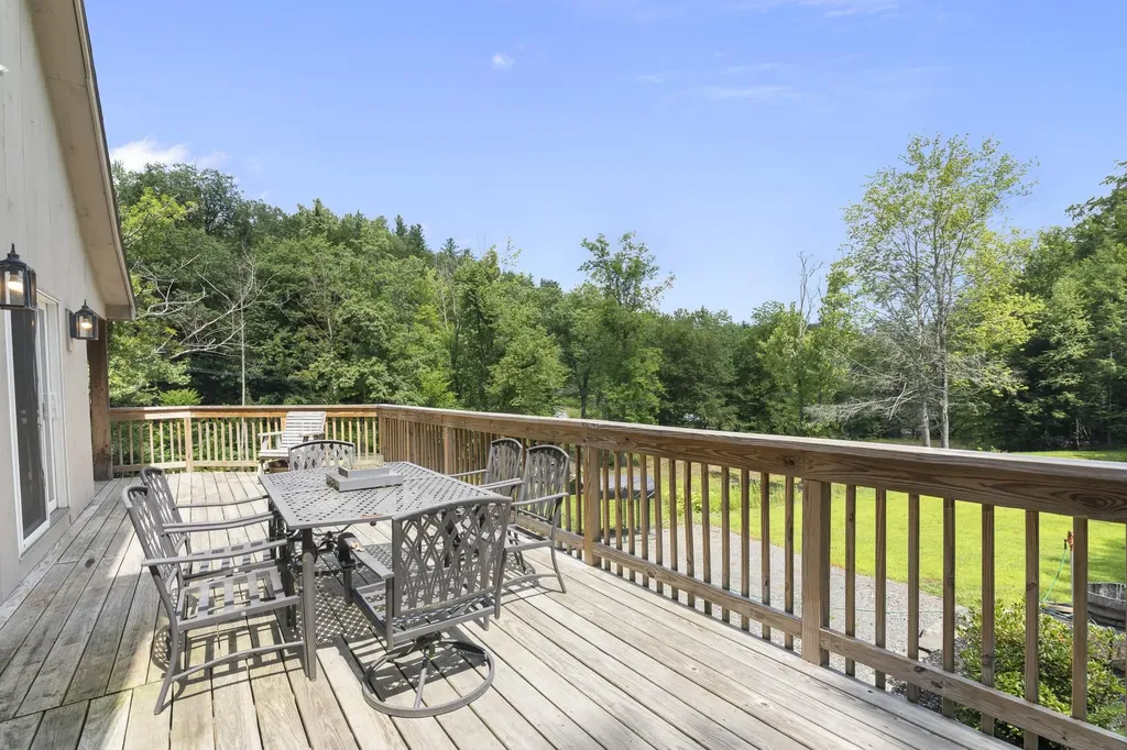 86 Stark Road Brattleboro VT 05301