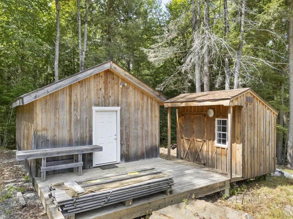 86 Stark Road Brattleboro VT 05301