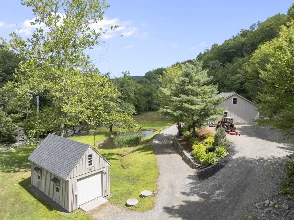 86 Stark Road Brattleboro VT 05301