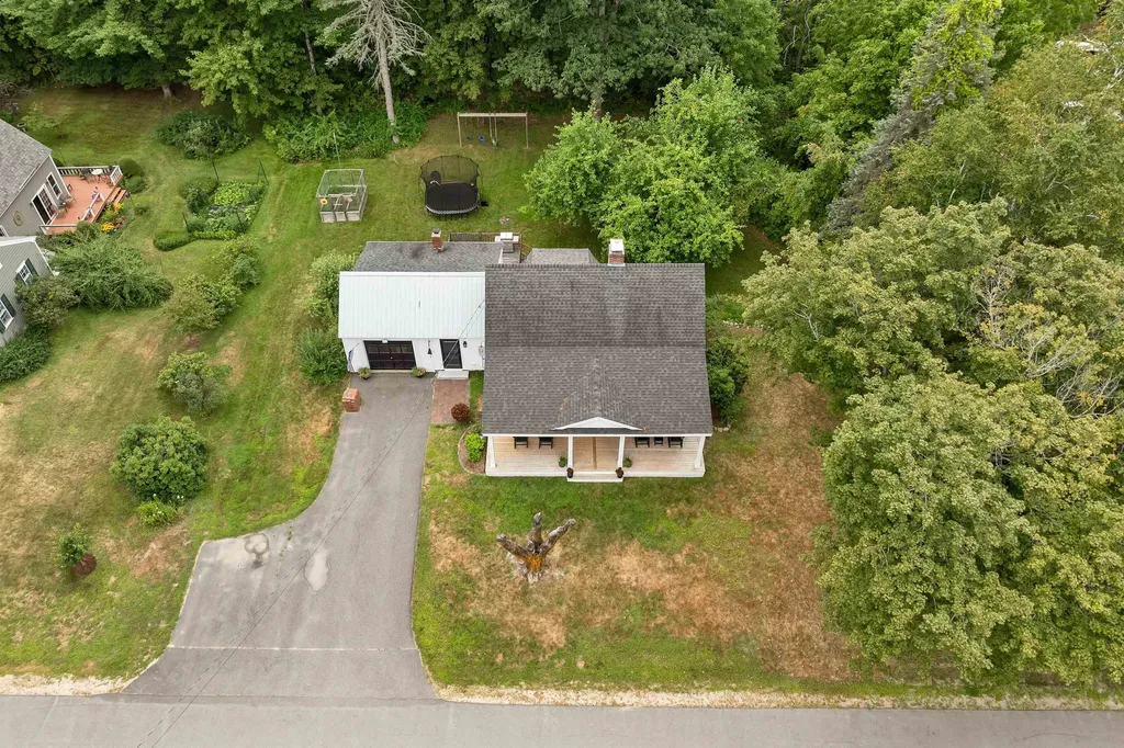 21 Goodrich Road Wolfeboro NH 03894
