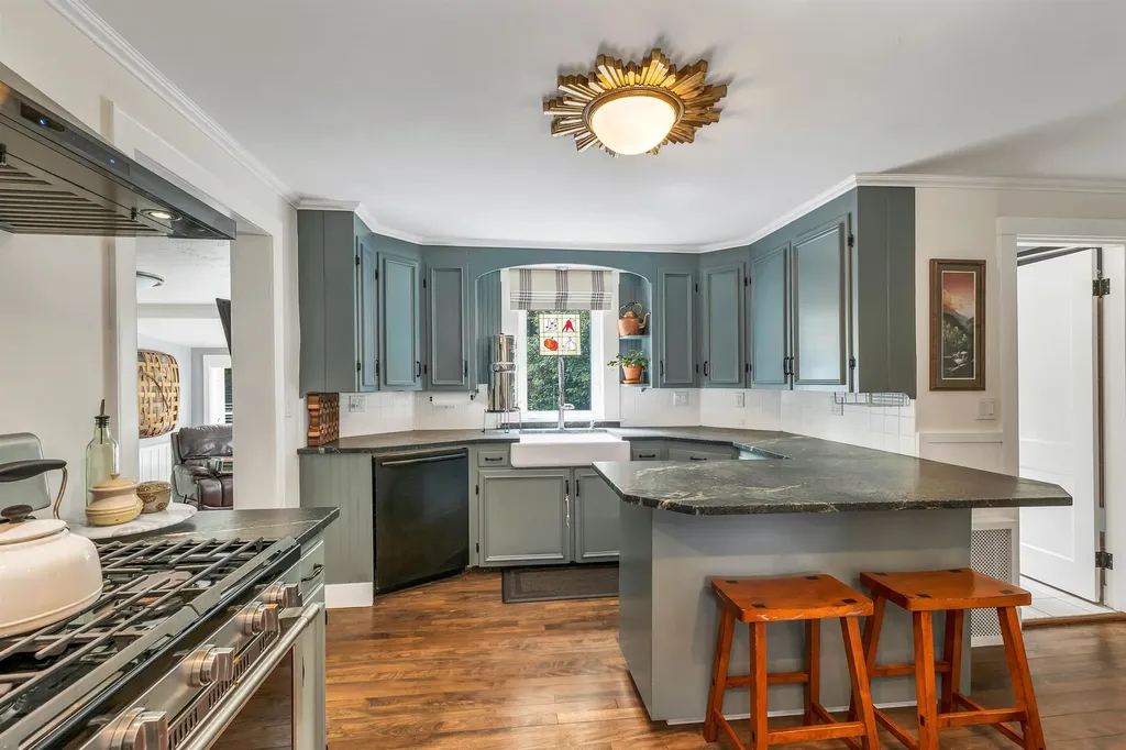 21 Goodrich Road Wolfeboro NH 03894