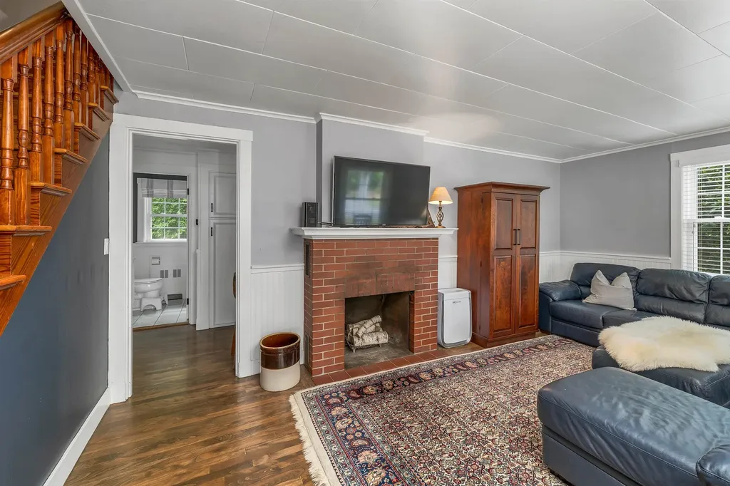 21 Goodrich Road Wolfeboro NH 03894