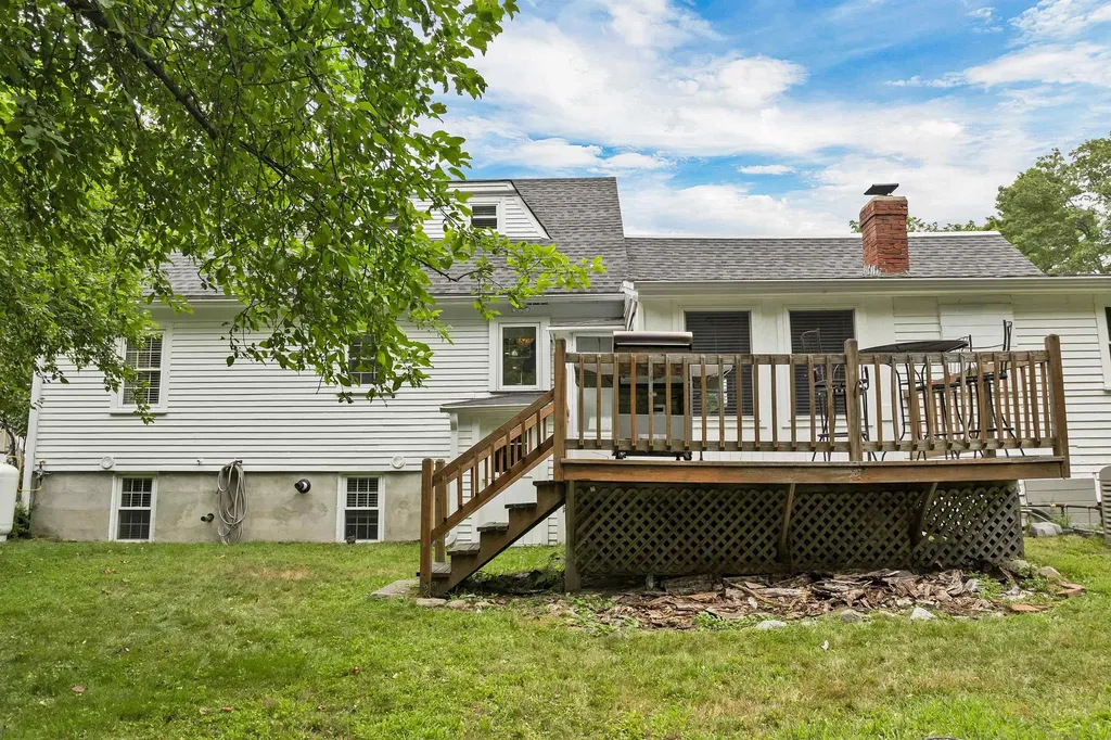 21 Goodrich Road Wolfeboro NH 03894