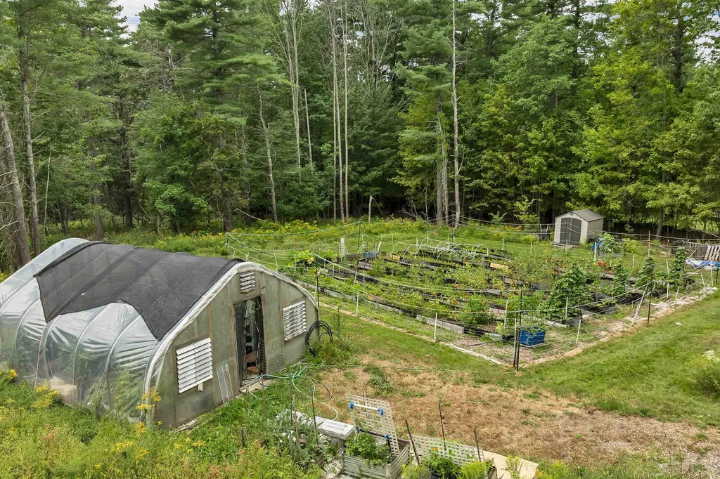 21 Goodrich Road Wolfeboro NH 03894