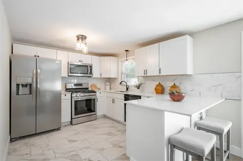 23 Glen Drive Nashua NH 03062