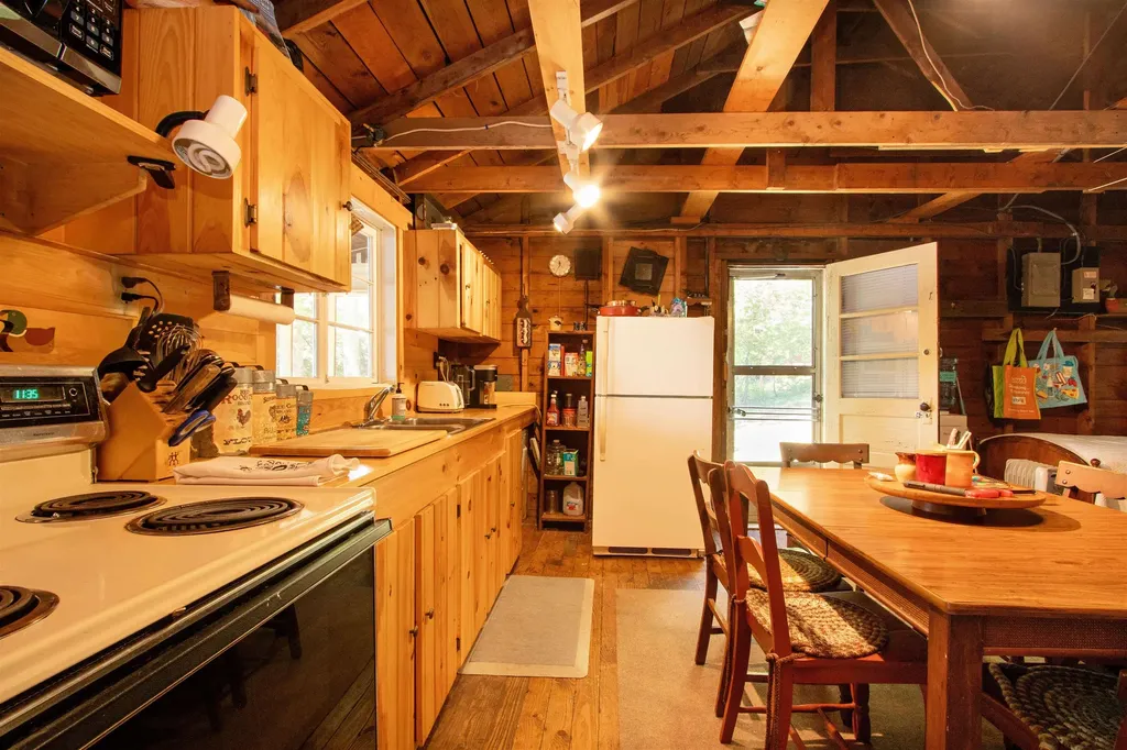 66 Camp Road Peacham VT 05862