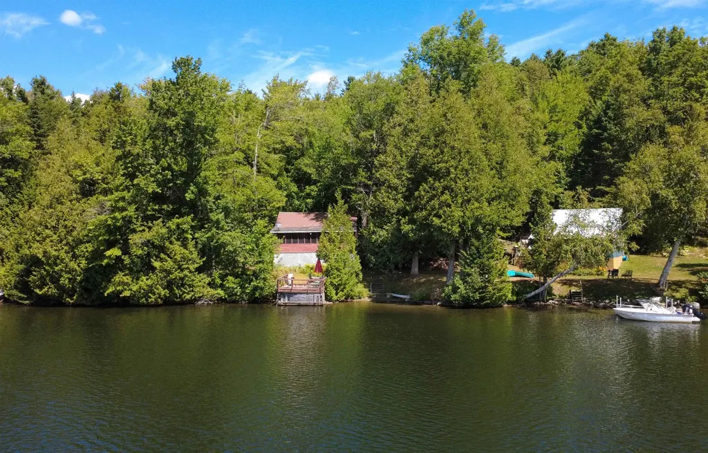 66 Camp Road Peacham VT 05862