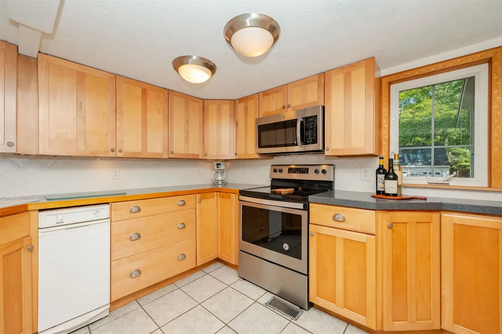 117 Middle Road Acton ME 04001