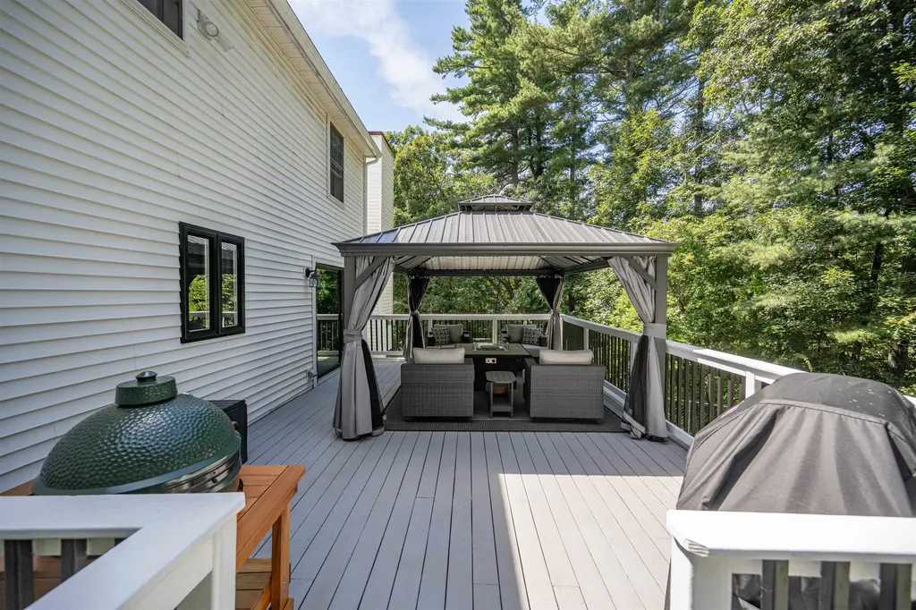 11 Brown Avenue Pelham NH 03076