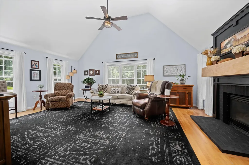 11 Brown Avenue Pelham NH 03076