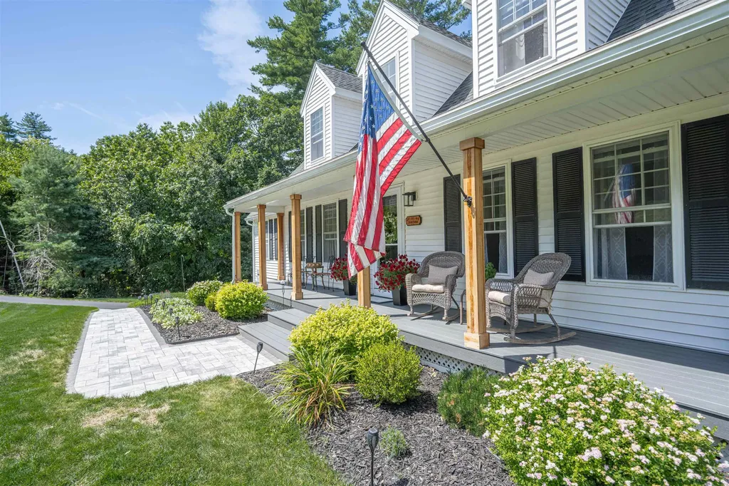 11 Brown Avenue Pelham NH 03076