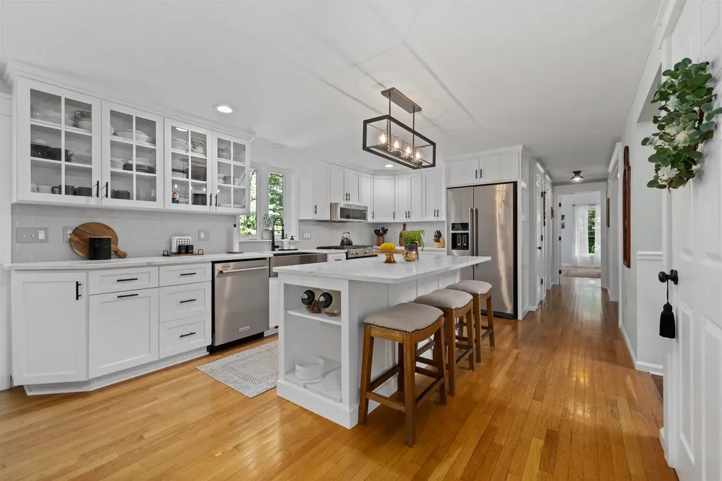 11 Brown Avenue Pelham NH 03076