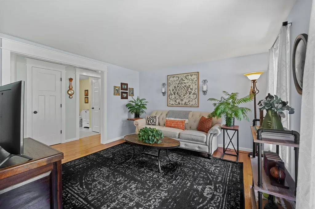 11 Brown Avenue Pelham NH 03076