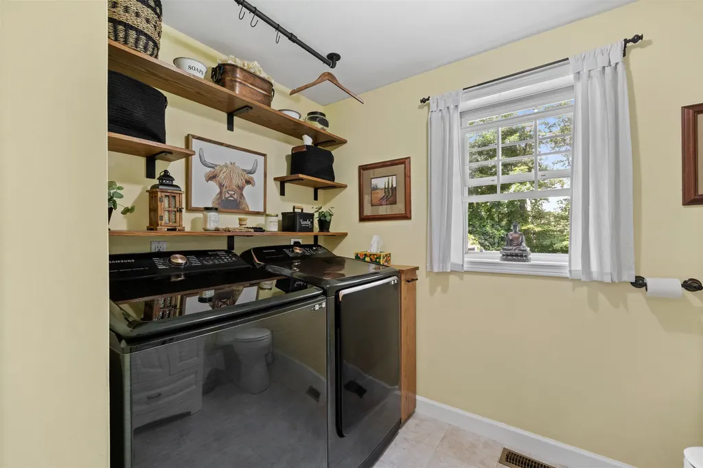 11 Brown Avenue Pelham NH 03076