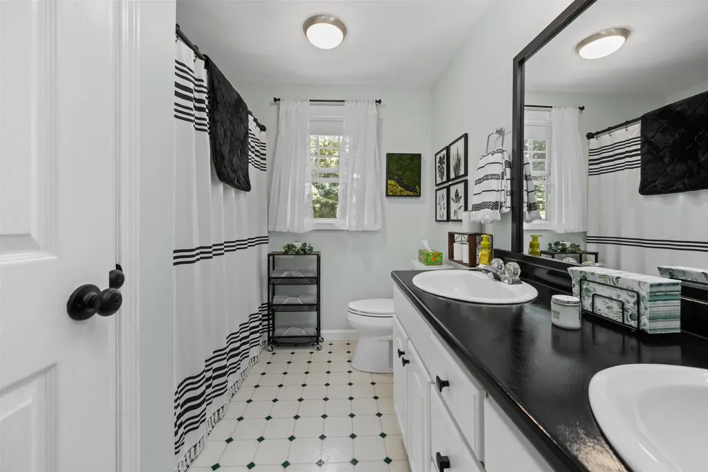 11 Brown Avenue Pelham NH 03076