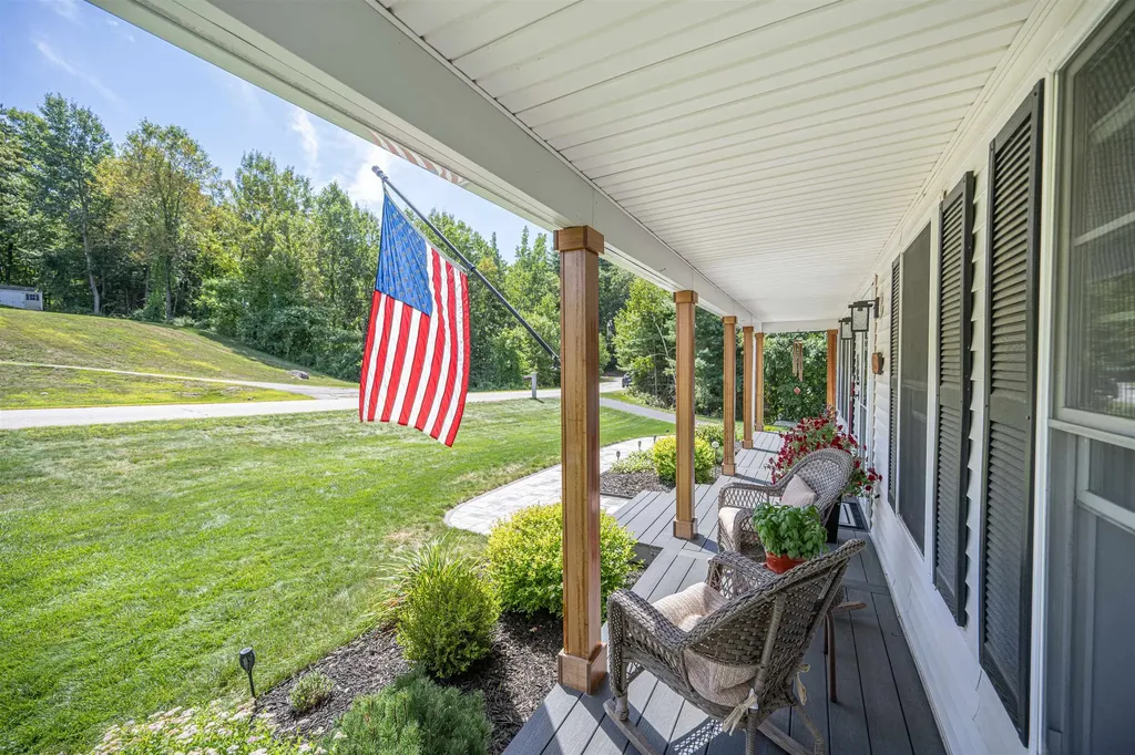 11 Brown Avenue Pelham NH 03076