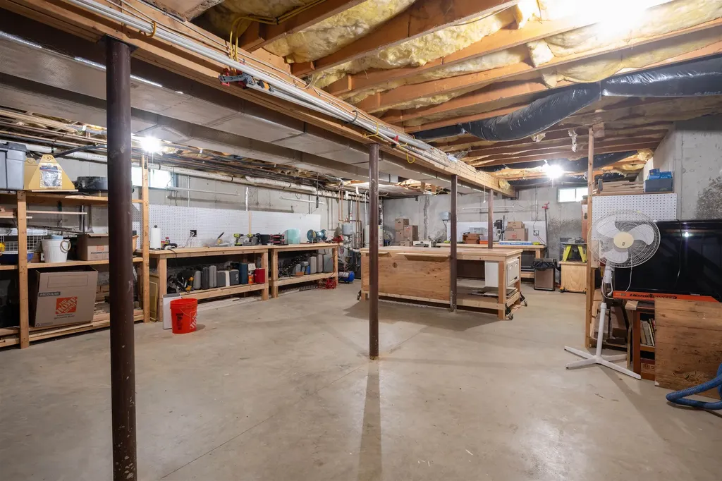 11 Brown Avenue Pelham NH 03076