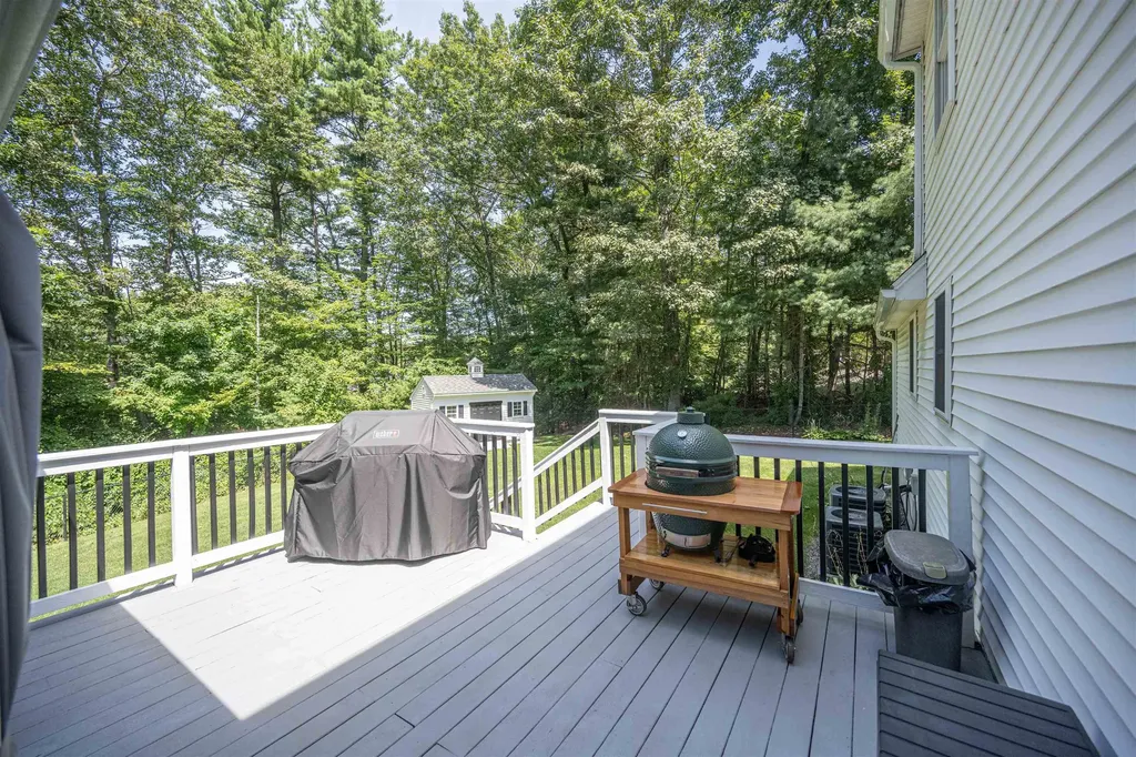 11 Brown Avenue Pelham NH 03076