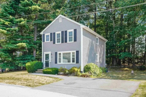 33 Burgundy Drive Nashua NH 03062