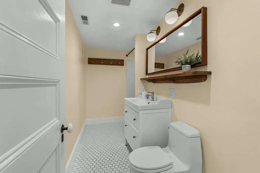 145 Cabot Street Portsmouth NH 03801