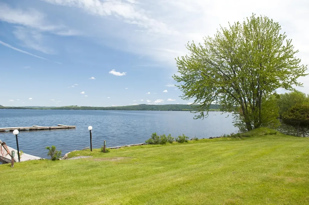 383 Holbrook Bay Newport Town VT 05857