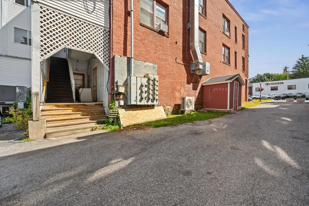 32 South Main Street St. Albans City VT 05478