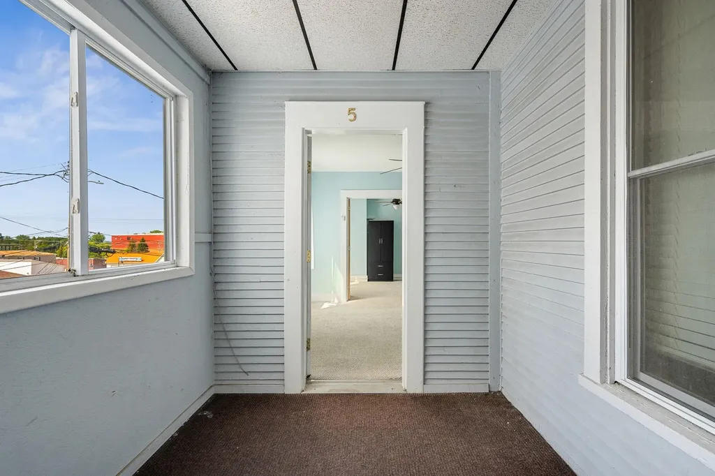 32 South Main Street St. Albans City VT 05478