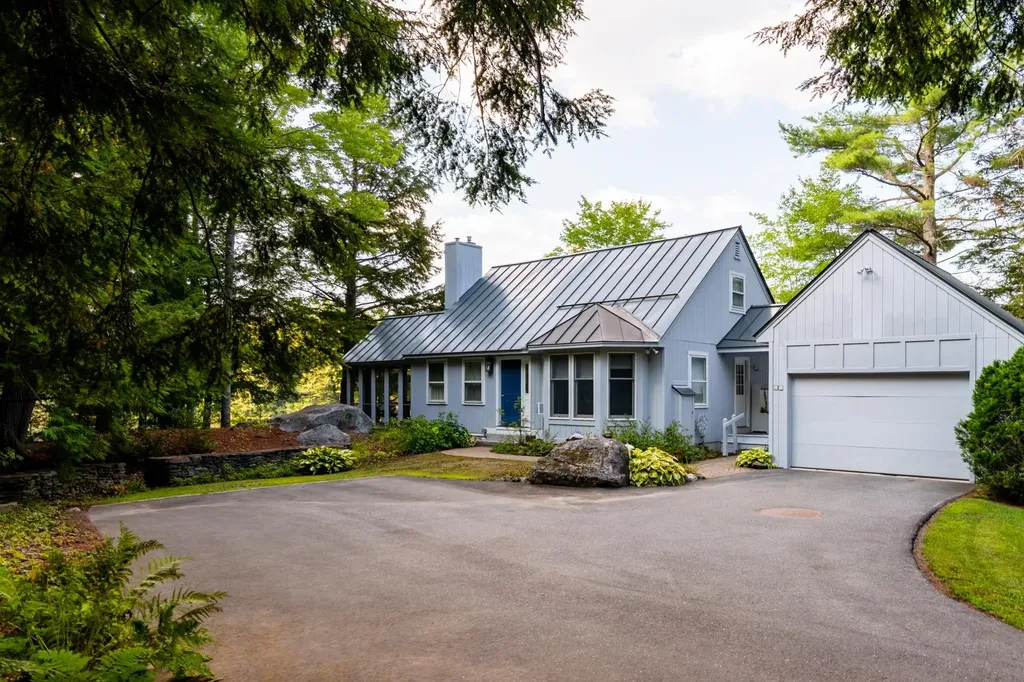 12 Beaver Point New London NH 03257