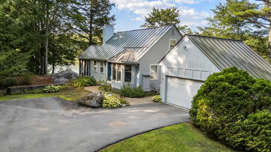 12 Beaver Point New London NH 03257