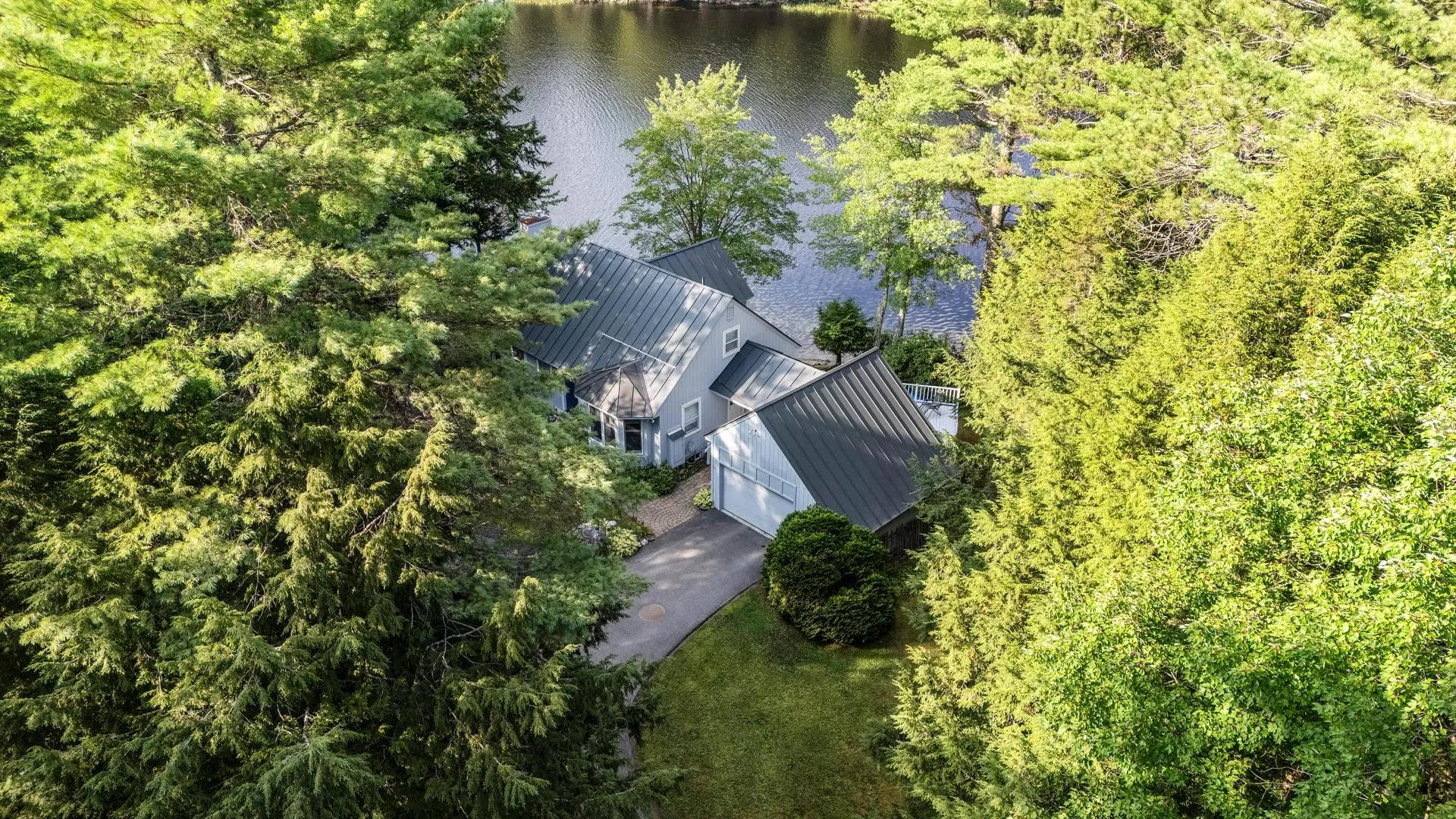 12 Beaver Point New London NH 03257