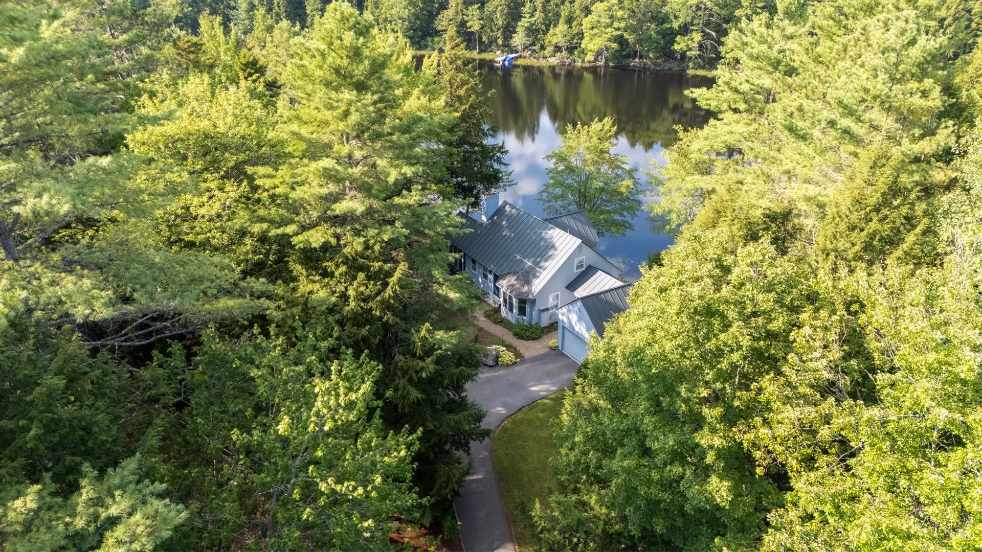 12 Beaver Point New London NH 03257