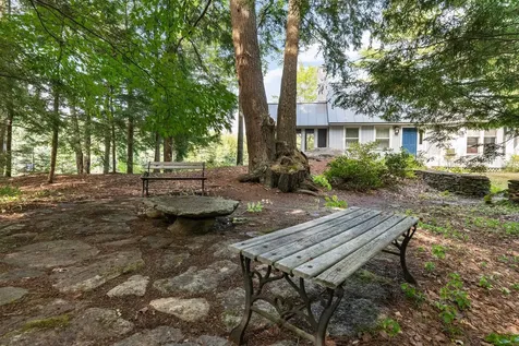 12 Beaver Point New London NH 03257