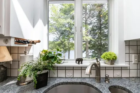 12 Beaver Point New London NH 03257