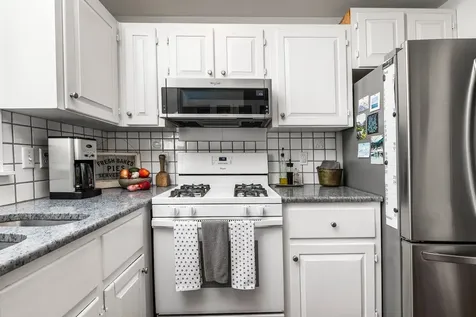 12 Beaver Point New London NH 03257