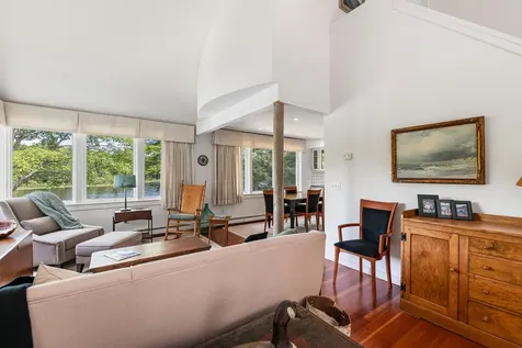 12 Beaver Point New London NH 03257