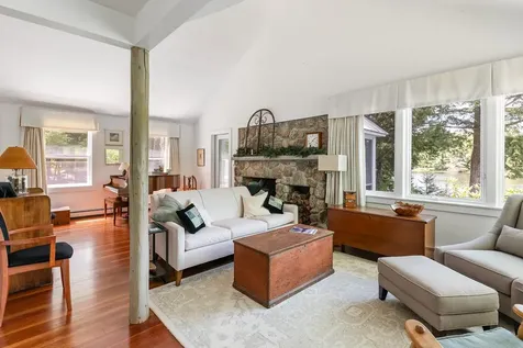 12 Beaver Point New London NH 03257