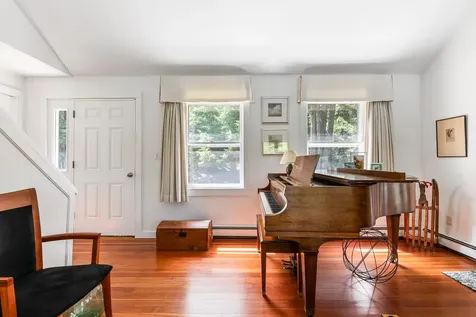 12 Beaver Point New London NH 03257