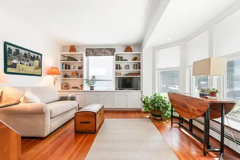 12 Beaver Point New London NH 03257