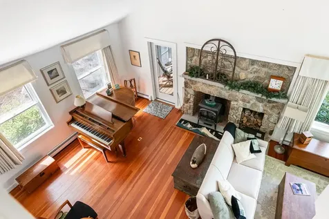 12 Beaver Point New London NH 03257