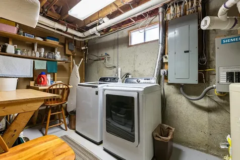 12 Beaver Point New London NH 03257