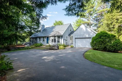 12 Beaver Point New London NH 03257