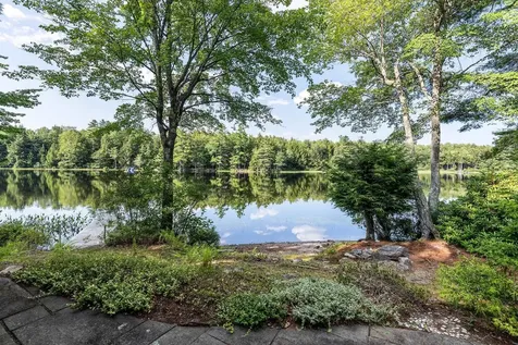 12 Beaver Point New London NH 03257