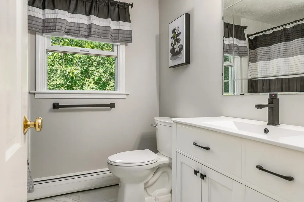 9 Pleasant View Drive Exeter NH 03833