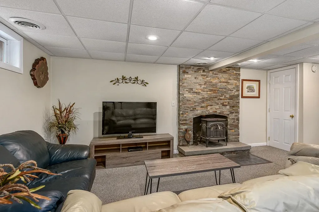 9 Pleasant View Drive Exeter NH 03833