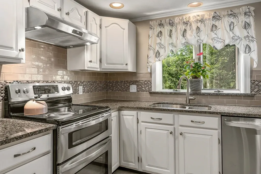 9 Pleasant View Drive Exeter NH 03833