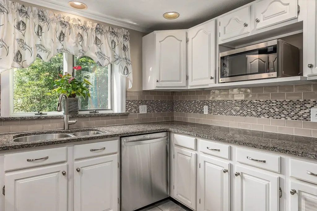 9 Pleasant View Drive Exeter NH 03833