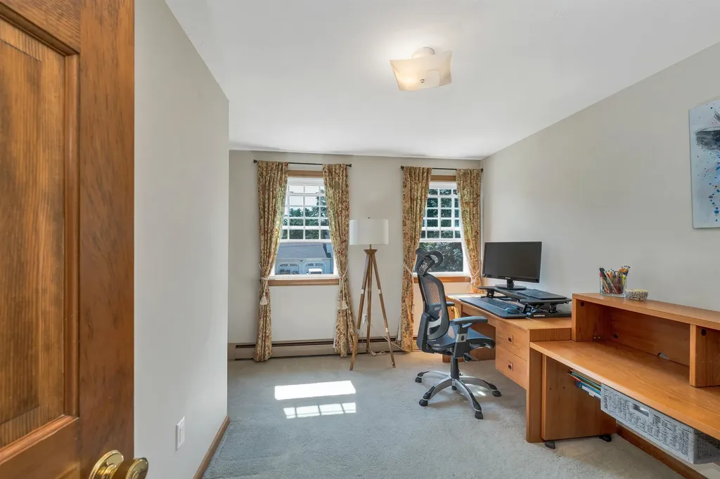 9 Catalina Lane Nashua NH 03064