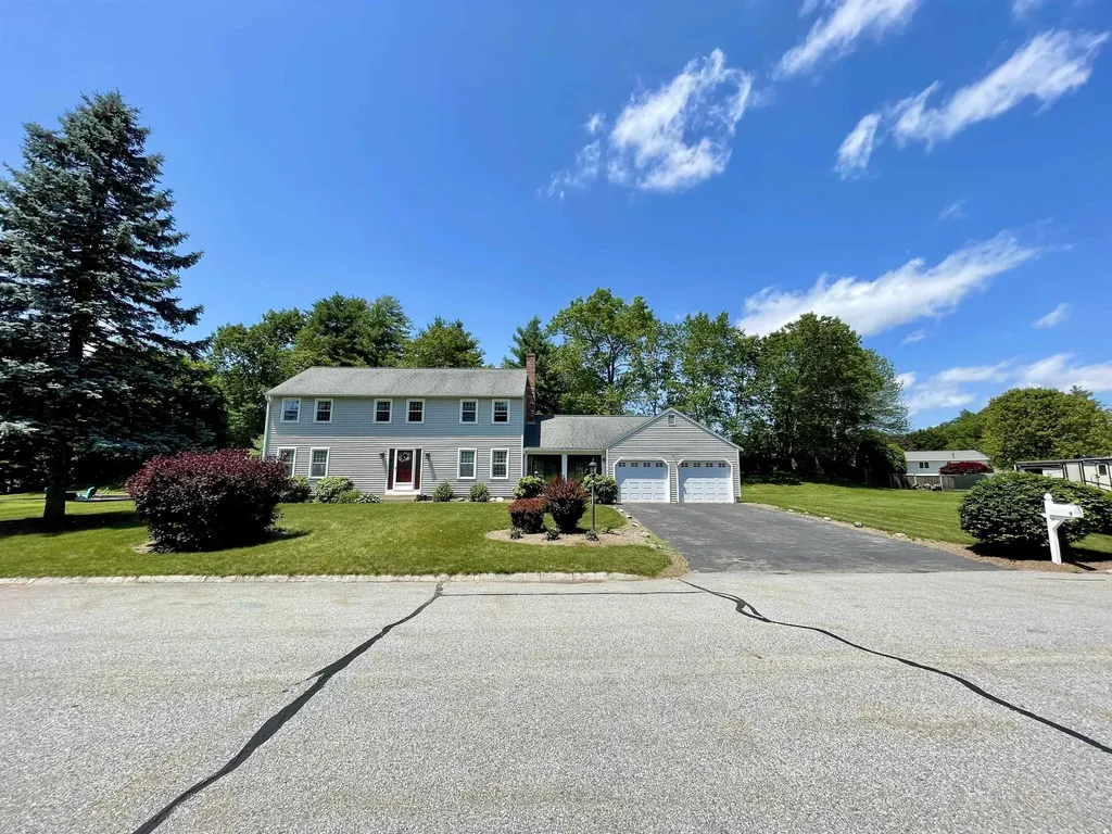 9 Catalina Lane Nashua NH 03064